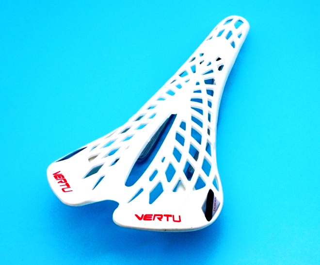 Bild 1 von leicht Kunststoff Sattel Sportsattel MTB Fahrradsattel Trekkingsattel  / (Farbe) Weiß